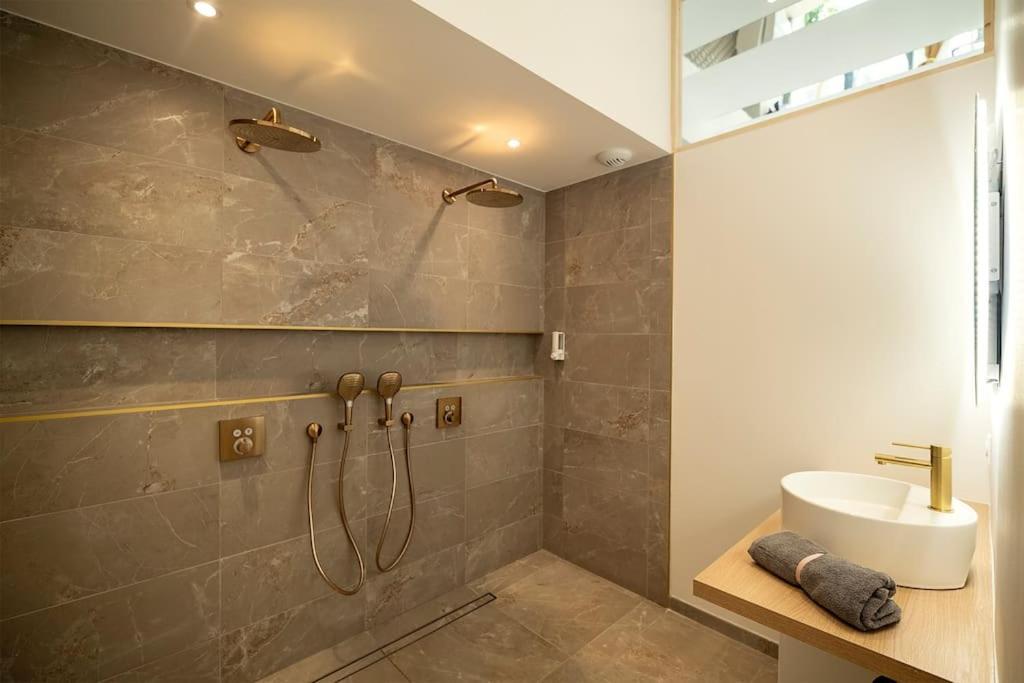 Loft De Luxe Le Chic, Grand Jacuzzi, Vue Port De Plaisance Lägenhet Saint-Valery-en-Caux Exteriör bild