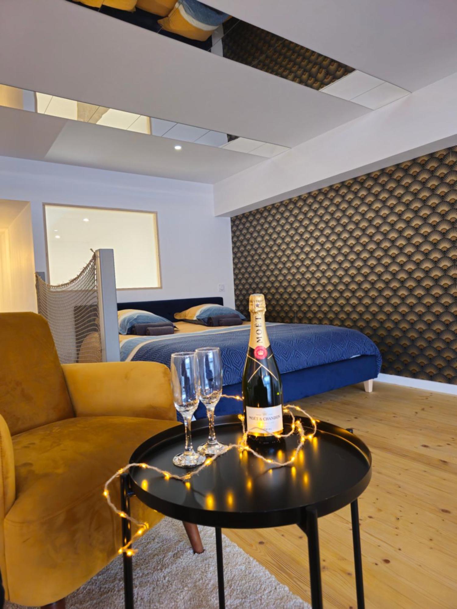 Loft De Luxe Le Chic, Grand Jacuzzi, Vue Port De Plaisance Lägenhet Saint-Valery-en-Caux Exteriör bild